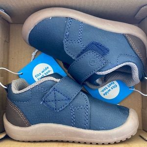 Toddler boy Stride Rite 360 shoes. NWT